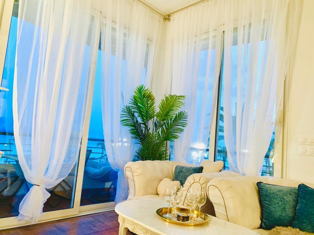 Endless Stunning Mediterranean Sea Views Promenade Des Anglais 니스 외부 사진